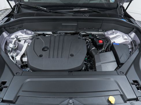 New 2026 Volvo XC90 B5 Ultra w/ Protection Package image 9