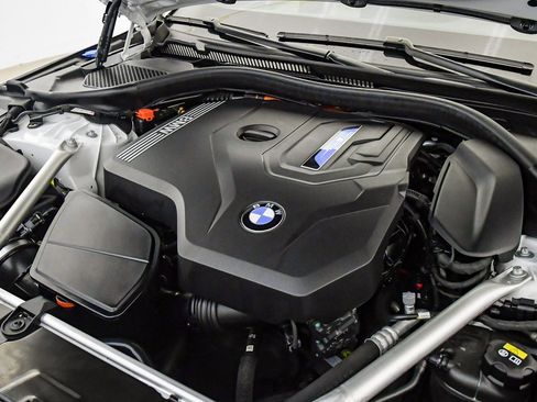 Certified 2023 BMW 530e w/ Convenience Package image 32