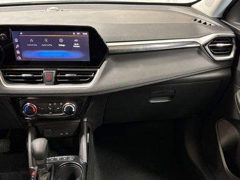 Used 2025 Chevrolet TrailBlazer LT FWD image 34
