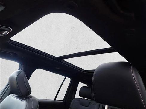 New 2025 Jeep Grand Cherokee Limited w/ Black Appearance Package image 16