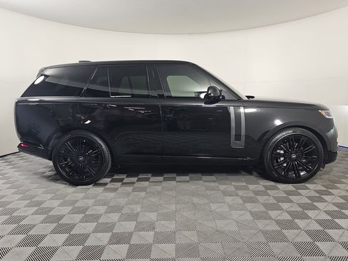 Used 2025 Land Rover Range Rover SE image 7