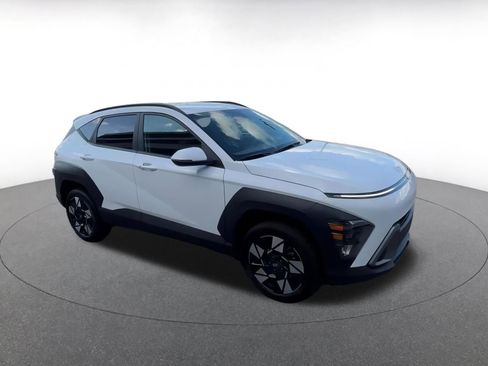 Used 2025 Hyundai Kona SEL image 2