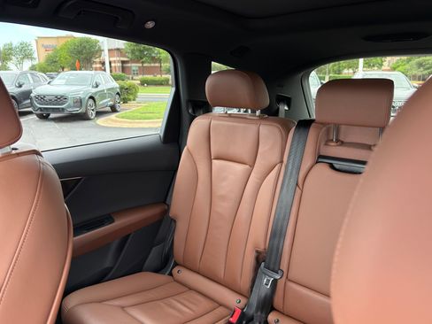 Used 2023 Audi Q7 3.0T Premium w/ Convenience Package AWD/4WD image 14