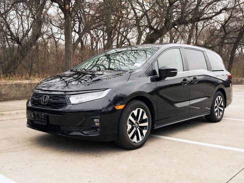Certified 2025 Honda Odyssey EX-L image 5