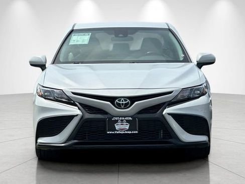Used 2024 Toyota Camry SE FWD image 9