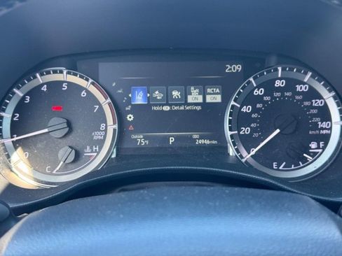 Used 2023 Toyota Highlander LE FWD image 26