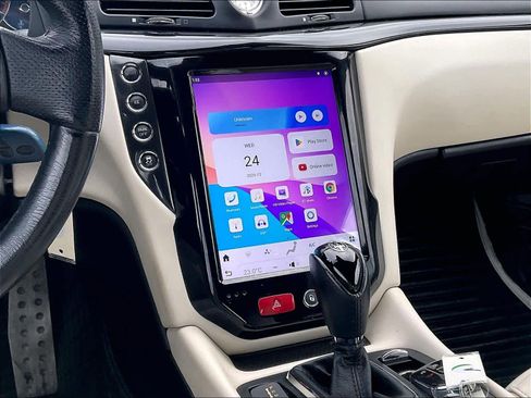 Used 2014 Maserati GranTurismo Sport image 17