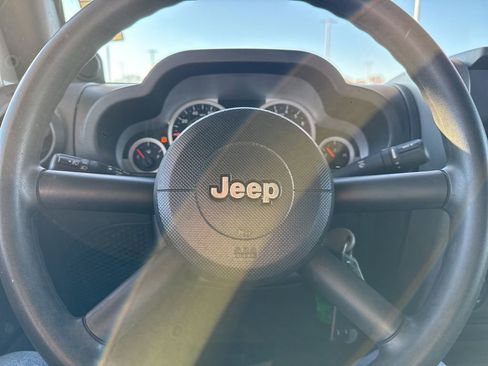 Used 2010 Jeep Wrangler Unlimited Sport image 13