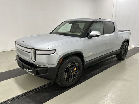 Used 2022 Rivian R1T Adventure image 1