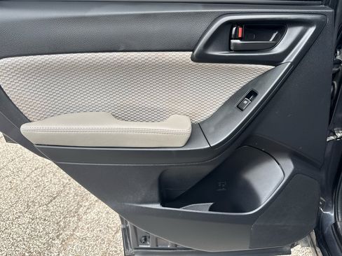 Used 2017 Subaru Forester 2.5i Premium w/ All-Weather Package image 21