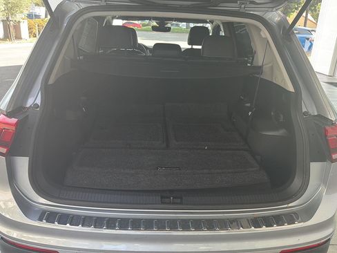 Certified 2023 Volkswagen Tiguan SE FWD image 13