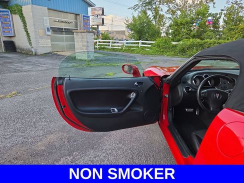 Used 2008 Pontiac Solstice Convertible w/ Premium Package RWD image 12
