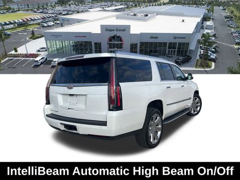 Used 2019 Cadillac Escalade ESV Premium Luxury image 19