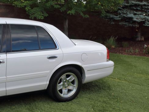 Used 1999 Ford Crown Victoria LX RWD image 36