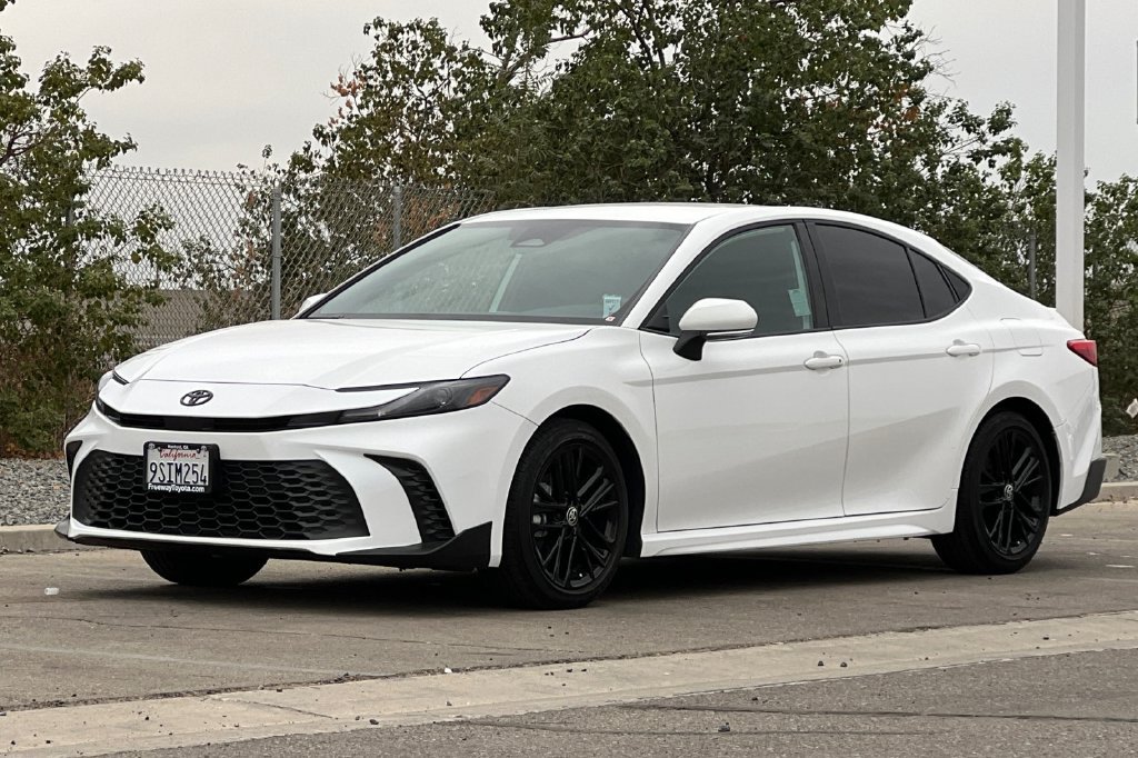 Certified 2025 Toyota Camry SE w/ Convenience Package FWD image 10