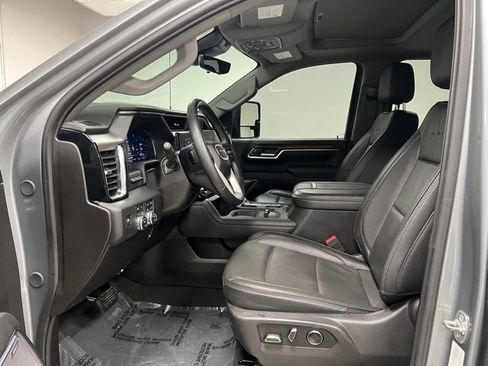 Used 2025 GMC Sierra 3500 Denali w/ Denali Reserve Package AWD/4WD image 22