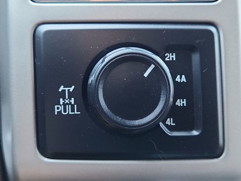 Used 2018 Ford F150 King Ranch w/ Equipment Group 601A Luxury AWD/4WD image 23