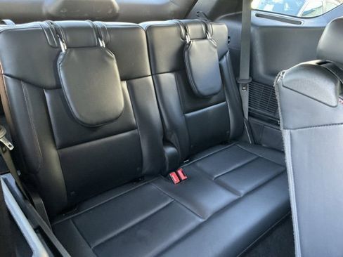 Used 2025 Ford Explorer ST-Line w/ ST-Line Street Pack image 19