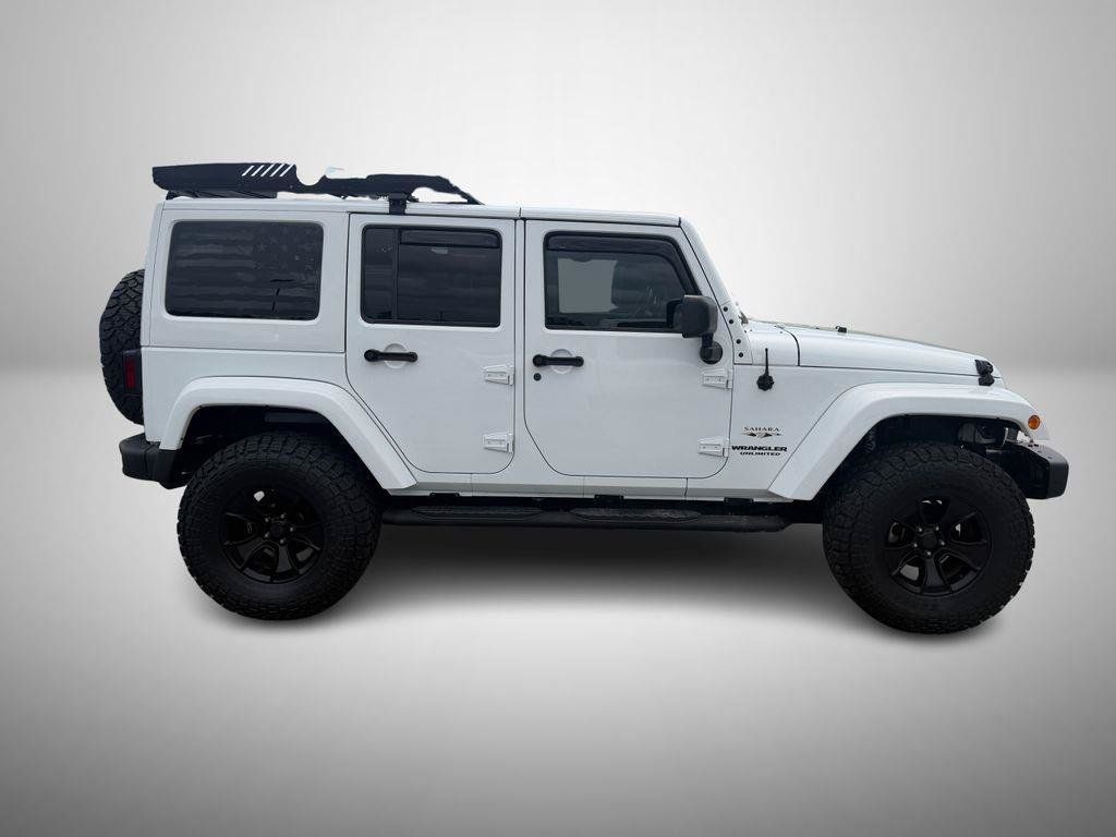 Used 2017 Jeep Wrangler Unlimited Sahara w/ Max Tow Package AWD/4WD image 6