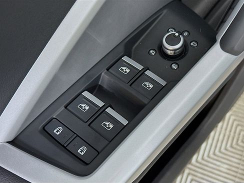 New 2025 Audi Q3 2.0T Premium image 17