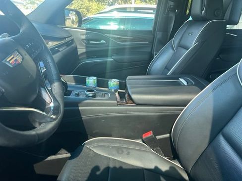 Used 2024 Cadillac Escalade ESV Premium Luxury AWD/4WD image 7