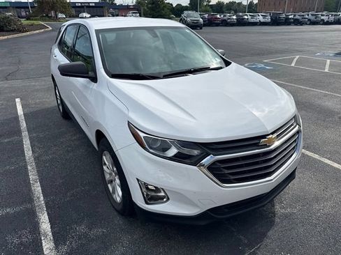 Used 2018 Chevrolet Equinox LS FWD image 3