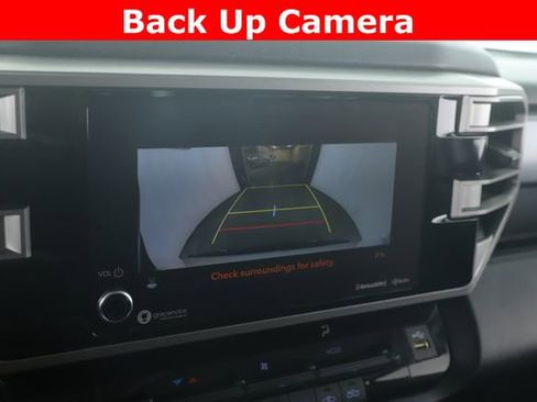 Used 2022 Toyota Tundra SR5 w/ SR5 Convenience Package image 4