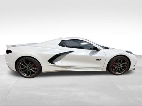 Used 2023 Chevrolet Corvette Stingray Premium Conv w/ Z51 Performance Package RWD image 9