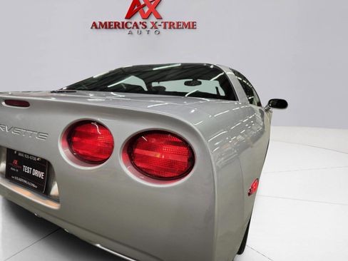Used 2001 Chevrolet Corvette Coupe w/ Preferred Equipment Group1 RWD image 13