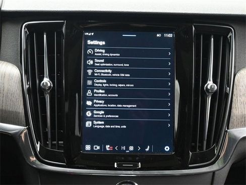 Used 2024 Volvo V90 B6 Cross Country Plus image 15