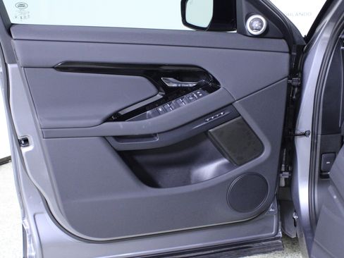 Used 2026 Land Rover Range Rover Evoque S image 19