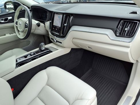 Certified 2024 Volvo XC60 B5 Plus w/ Protection Package Premier AWD/4WD image 10