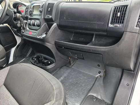 Used 2020 RAM ProMaster 2500 w/ Interior Convenience Group FWD image 17