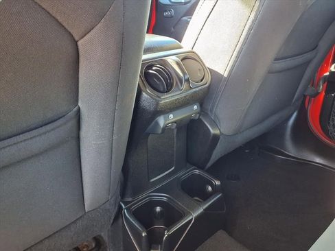 Used 2019 Jeep Wrangler Unlimited Sport S image 23