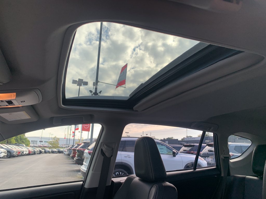 Used 2018 Toyota RAV4 Limited w/ All Weather Liner Package FWD image 16