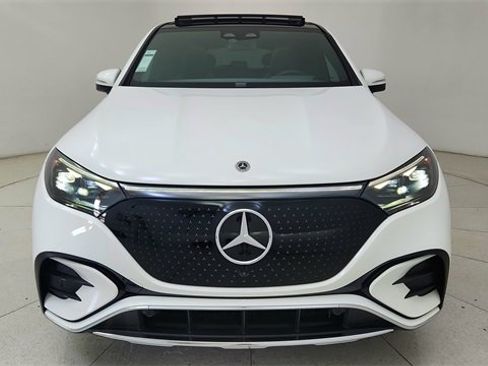 Used 2023 Mercedes-Benz EQE 500 4MATIC SUV w/ Exclusive Trim Package image 13