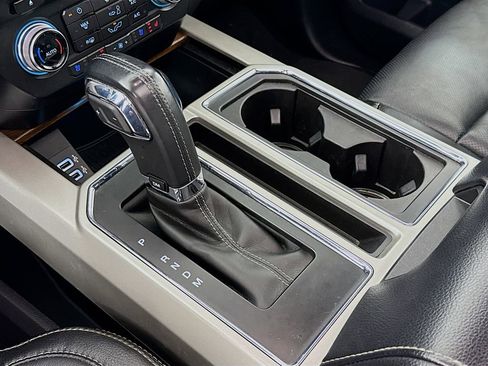 Used 2018 Ford F150 Lariat w/ Equipment Group 502A Luxury AWD/4WD image 19