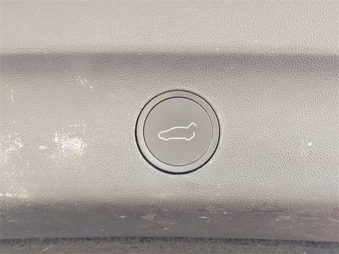 Used 2022 Tesla Model Y Performance image 15