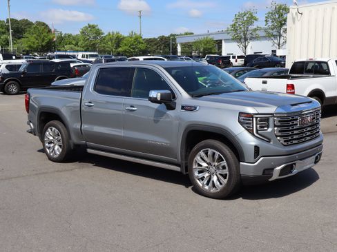 Used 2025 GMC Sierra 1500 Denali w/ Denali Reserve Package AWD/4WD image 14