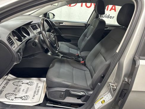 Used 2017 Volkswagen Golf S image 24