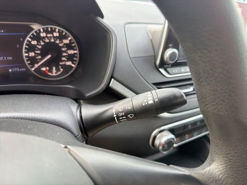 Used 2022 Nissan Altima 2.5 SV image 34