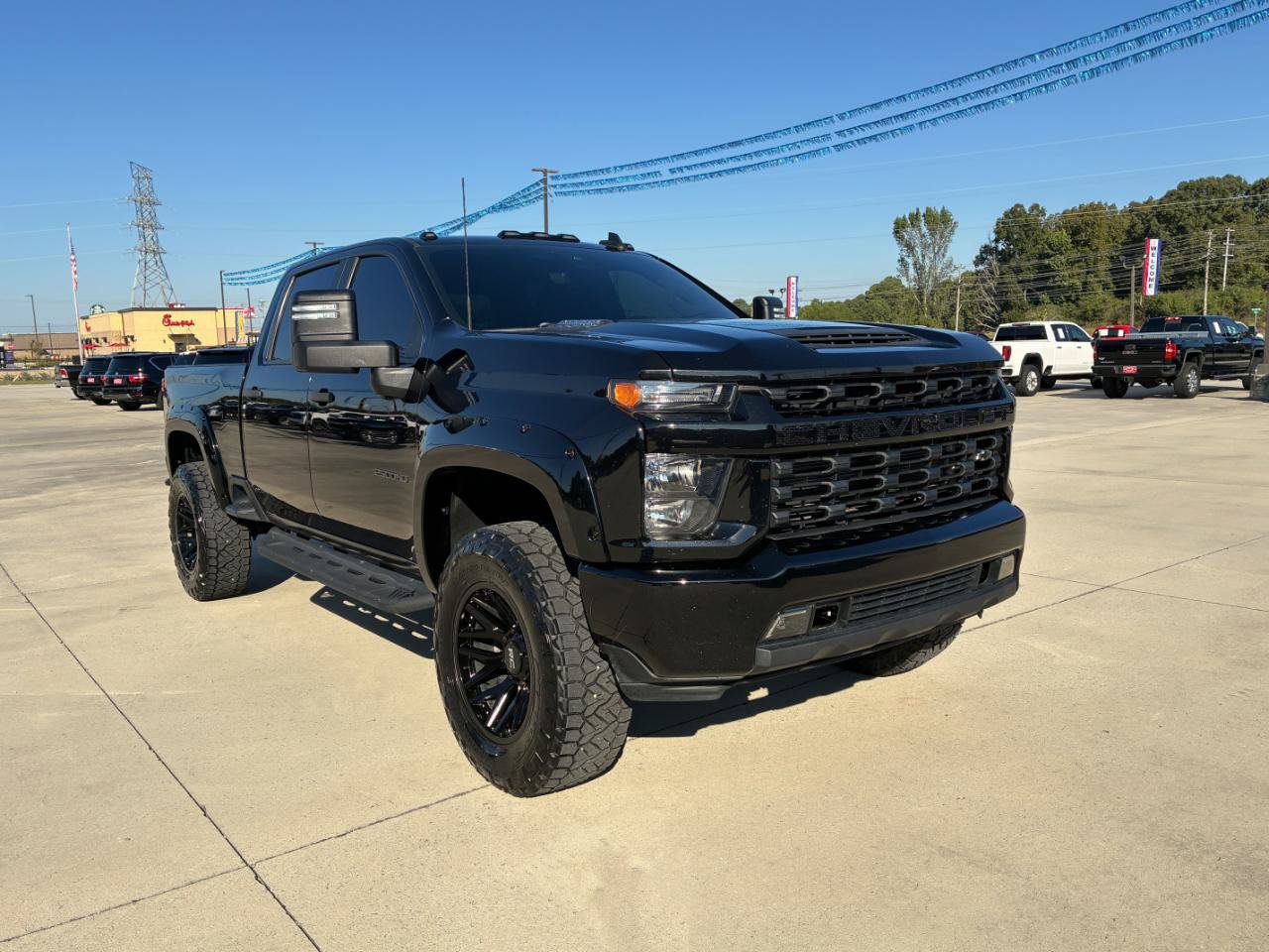 Used 2022 Chevrolet Silverado 2500 Custom w/ Custom Value Package AWD/4WD image 4