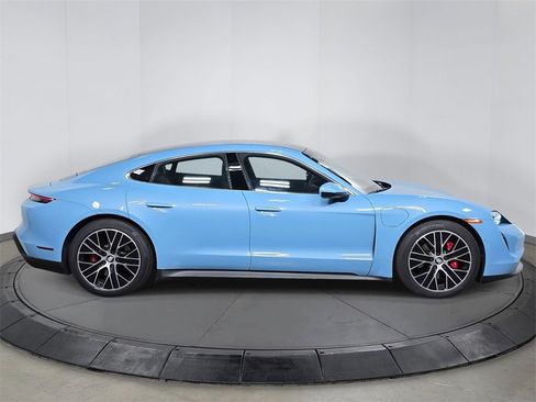 Used 2020 Porsche Taycan 4S image 8