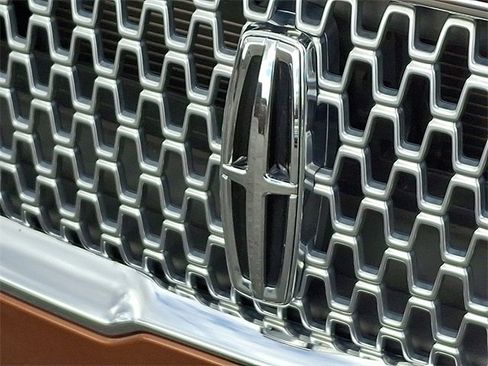 Used 2018 Lincoln MKZ Black Label w/ Climate Package image 31