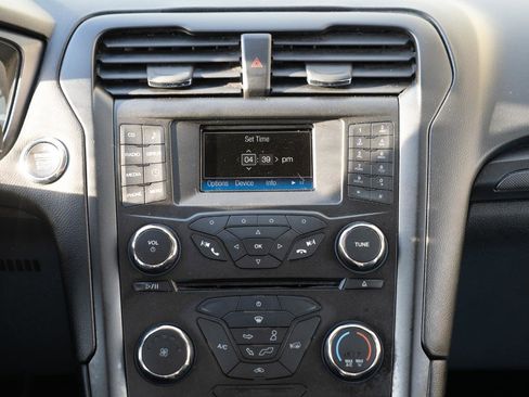 Used 2018 Ford Fusion SE w/ Equipment Group 201A FWD image 29
