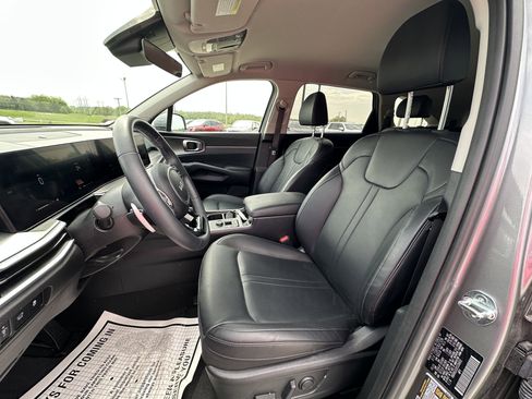 Used 2025 Kia Sorento EX AWD/4WD image 13