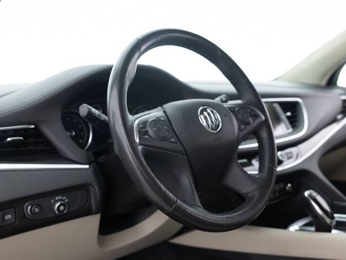 Used 2019 Buick Enclave Essence image 23