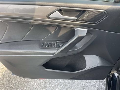 Certified 2023 Volkswagen Tiguan SE FWD image 20