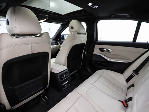 Used 2021 BMW 330e xDrive w/ Convenience Package image 21