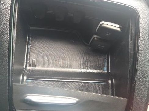 Used 2023 Chrysler Pacifica Limited w/ Uconnect Theater Family Group image 42